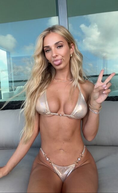 Alexa Adams — Las Vegas escort